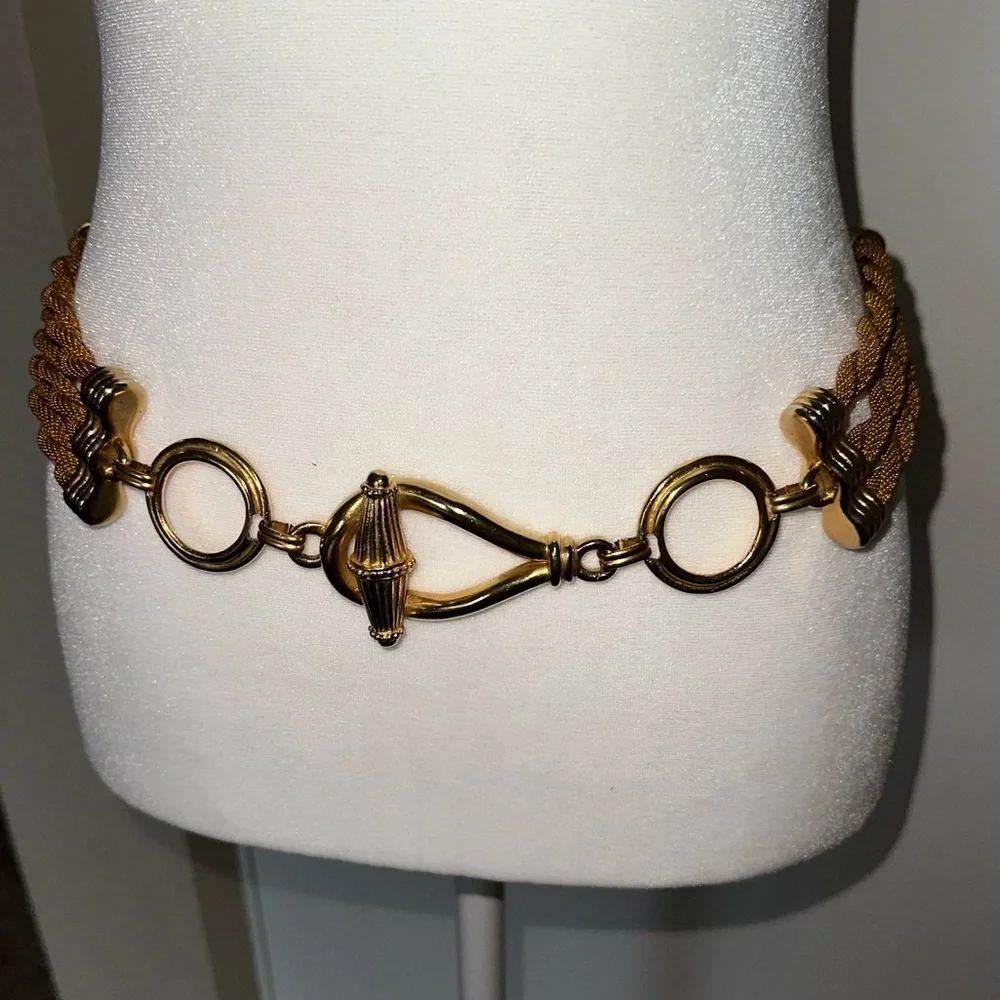Gold rope twisted toggle belt size 32 inches adjustable